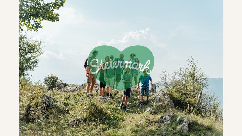 Wanderung am Steirischen Jokl im Naturpark Almenland in der Oststeiermark | © 
Oststeiermark Tourismus | studio draussen