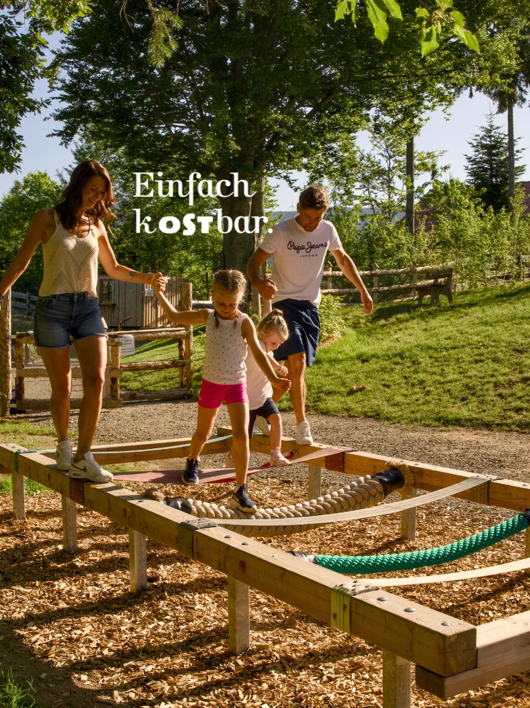 Family on the playground at the Pöllauberg in Eastern Styria | ©  Oststeiermark Tourismus | Motion Manager