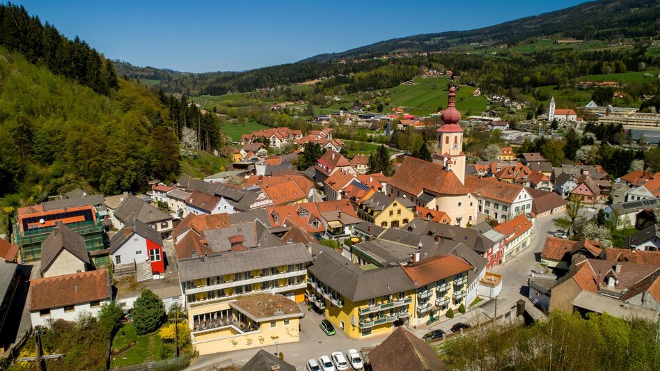 Der Thaller aus der Luftperspektive in Anger in der Oststeiermark
