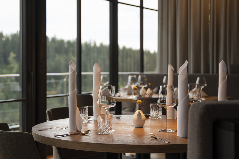 Table set at the WILD EDER | © WILDer EDER | Wolfgang Hummer 