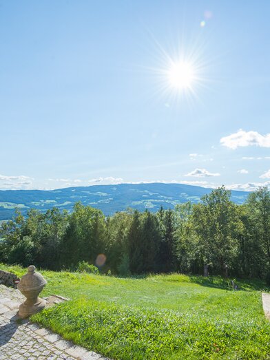 Ausblick vom Pöllauberg auf das Pöllauer Tal | © TV Oststeiermark | Helmut Schweighofer