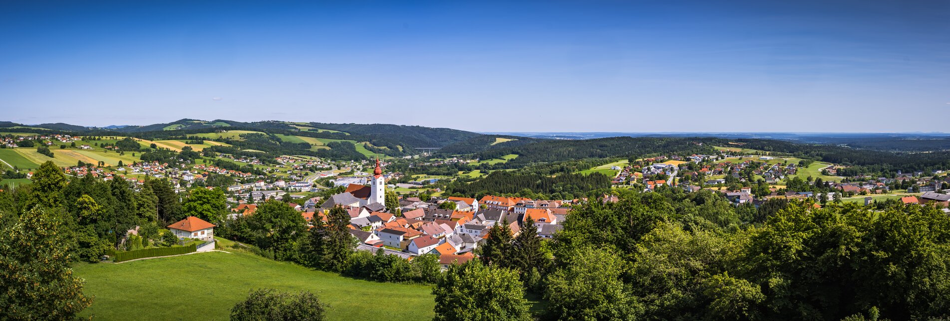 Panoramic shot over Friedberg im Wechselland | © Flotoanker | Florian Luckerbauer