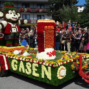 Floats at the flower parade in eastern Styria | © Oststeiermark Tourismus | Birgit Kandlbauer