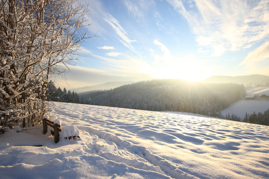 Snowy resting place with a view in the Joglland-Waldheimat in Eastern Styria | ©  Oststeiermark Tourismus | Harry Schiffer