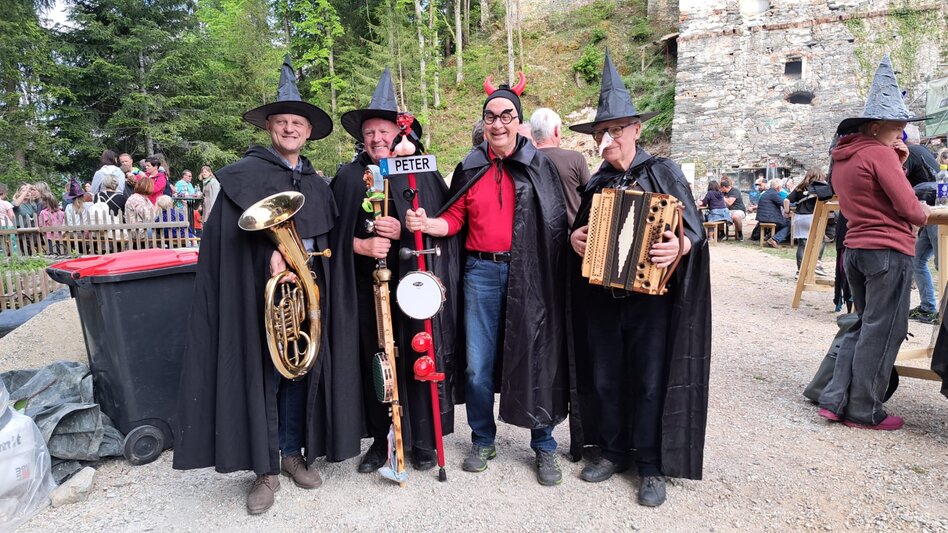 Walpurgisnacht 2024 auf der Burgruine Waxenegg | © Mystische Unter- und Oberwelten | Erich Brandl