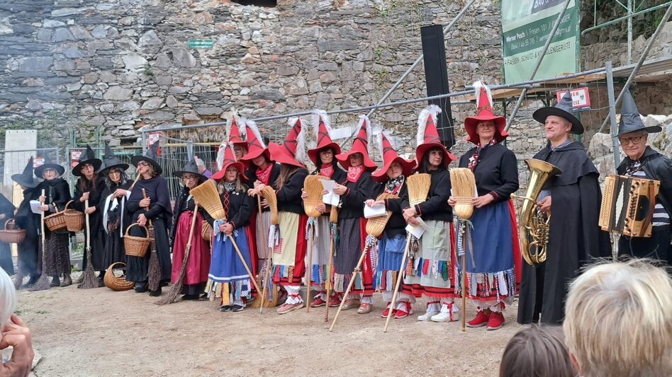 Walpurgisnacht 2024 auf der Burgruine Waxenegg | © Mystische Unter- und Oberwelten | Erich Brandl