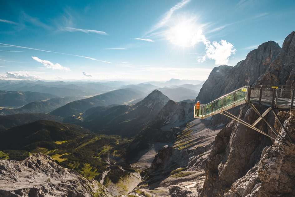 Treppe ins Nichts - Dachstein Gletscher | © Schladming-Dachstein / Mathäus Gartner | © Schladming-Dachstein / Mathäus Gartner