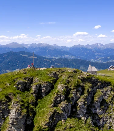 Gipfelkreuz Ausblick Frauenalpe | © Holzwelt Murau | Tom Lamm