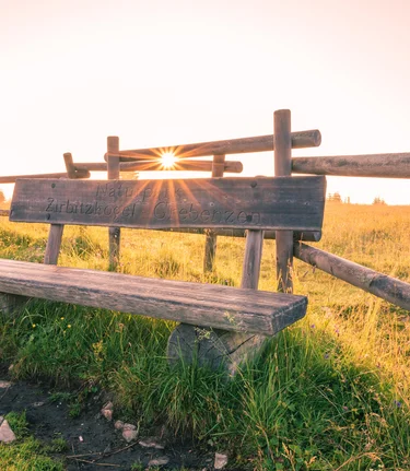 Sitzbank Grebenzen Sonnenuntergang | © TV Murau | René Hochegger