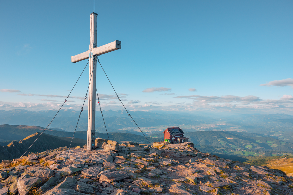 Schutzhaus Gipfelkreuz Zirbitzkogel | © TV Murau | René Hochegger