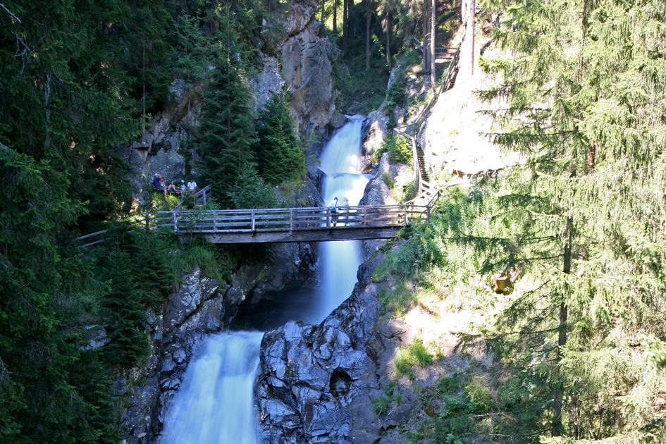 Günstner Wasserfall | © Fa. Lowa | Herbert Raffalt