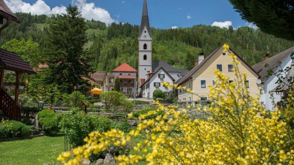 Blick auf Kirche