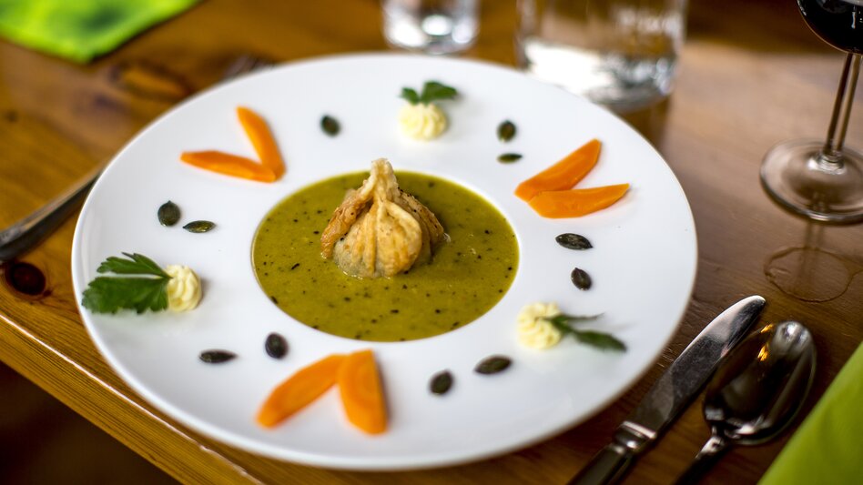 Cremesuppe mit Einlage | © ikarus.cc | Tom Lamm