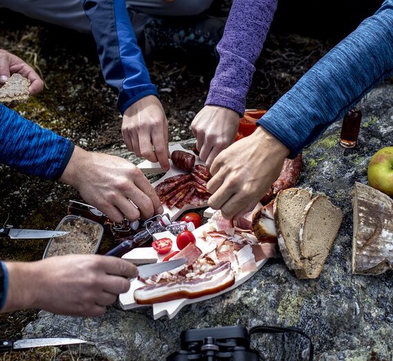 Jause beim Wandern | © Tom Lamm | ikarus.cc | Tom Lamm