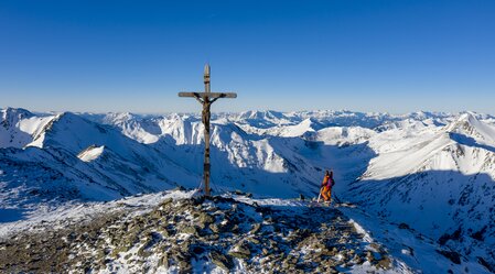 Skitour Gipfelkreuz Greim | © Holzwelt Murau | Tom Lamm