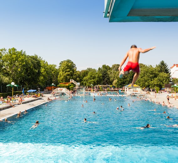 Augartenbad | © Joel Kernasenko | Joel Kernasenko