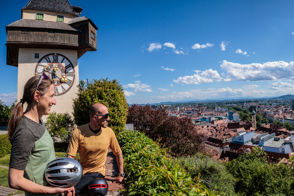 Cycling break on Graz’s Schlossberg | © Graz Region | Erwin Haiden
