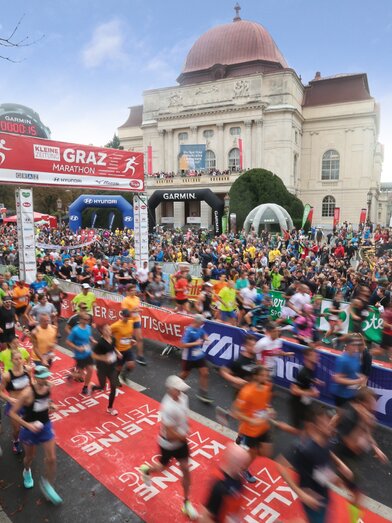 Graz Marathon vor der Oper Graz | © Gepapictures/Graz Marathon