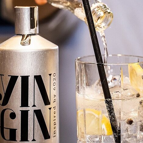 Auf einen Gin Tonic im Hotel Liebmann | © 5Komma5Sinne | Fabian Trummer