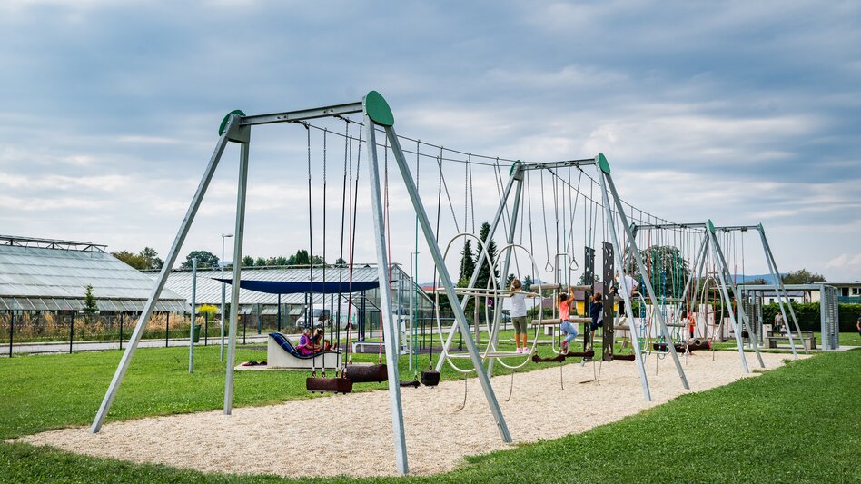 Generationenpark in Feldkirchen bei Graz bei bewölktem Himmel