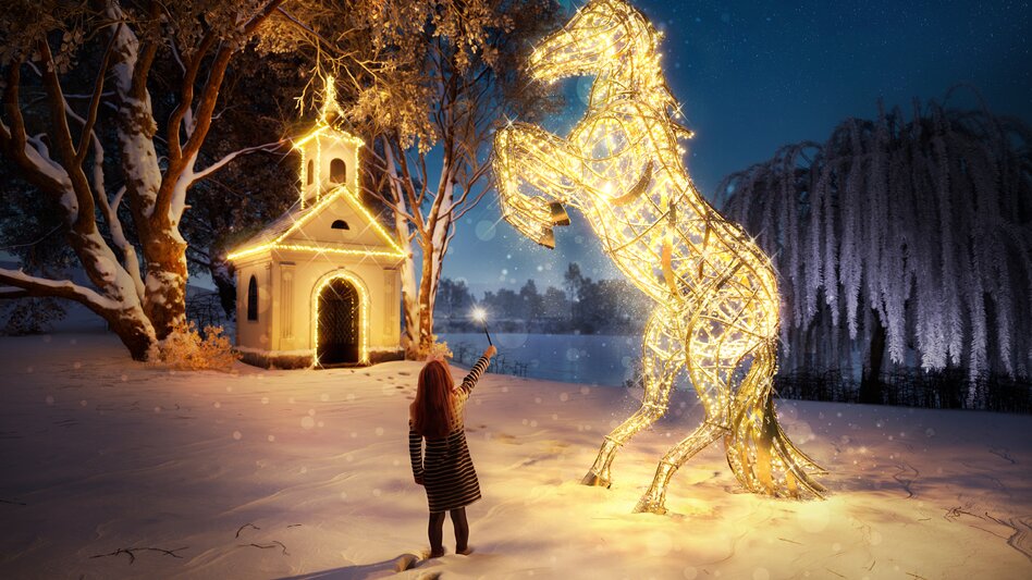 Beleuchtetes Pferd im Lichterpark LUMAGICA in Frohnleiten