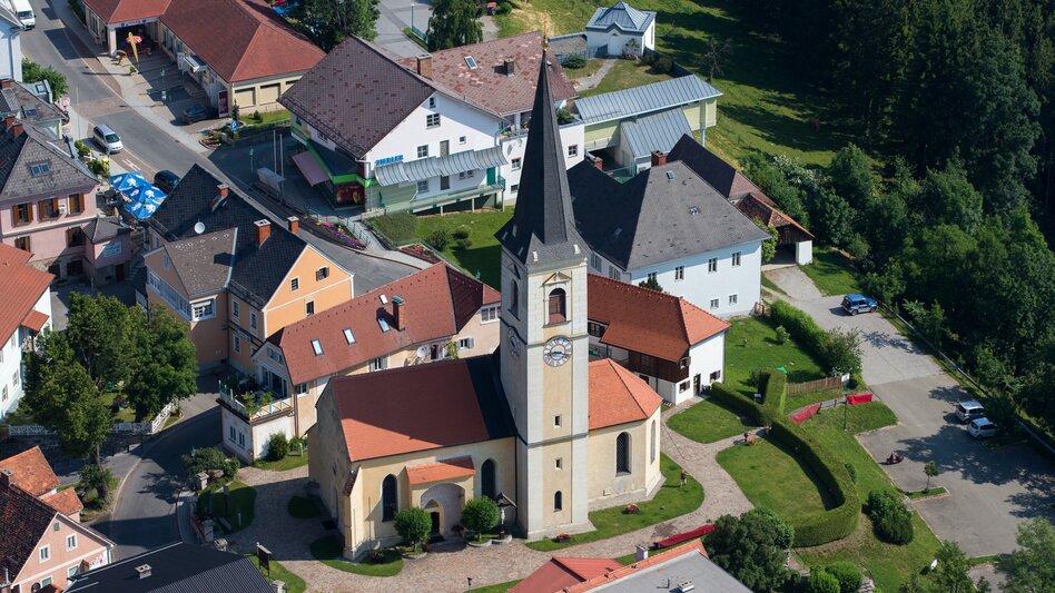 Pfarrkirche im Zentrum von St. Radegund
