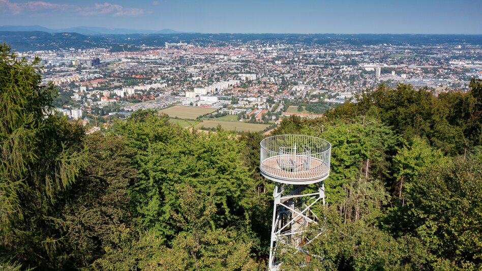 Aussichtswarte mit Blick auf Graz