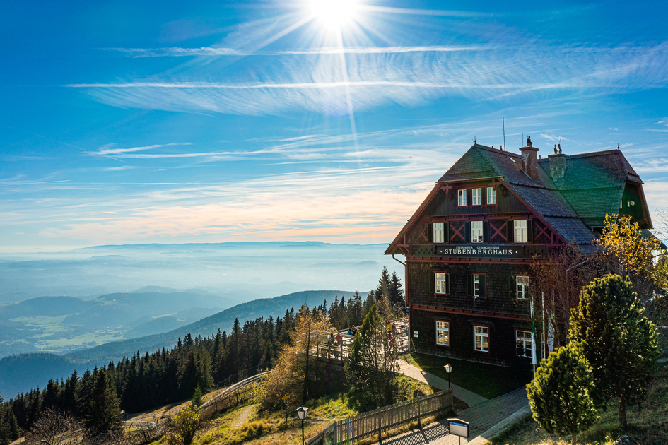 Stubenberghaus am Schöckl mit Blick über die Region Graz | © Region Graz | Mias Photoart
