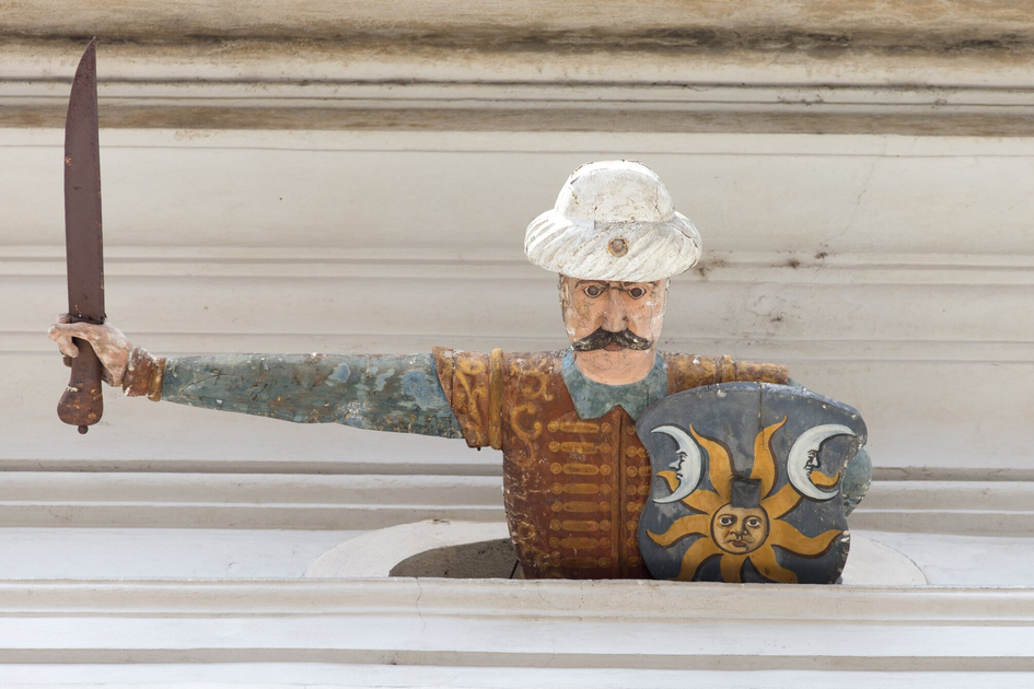 Palais Saurau Graz – Figur des türkischen Kriegers | © Graz Tourismus | Harry Schiffer