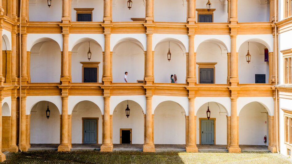 Arkadenhof von Schloss Eggenberg in Graz | © Graz Tourismus | Mias Photoart
