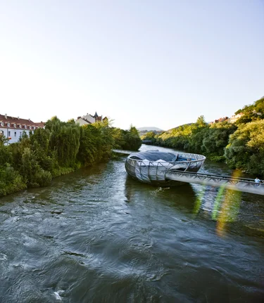 Murinsel mit Mariahiferplatz in Graz | © Graz Tourismus | Harry Schiffer