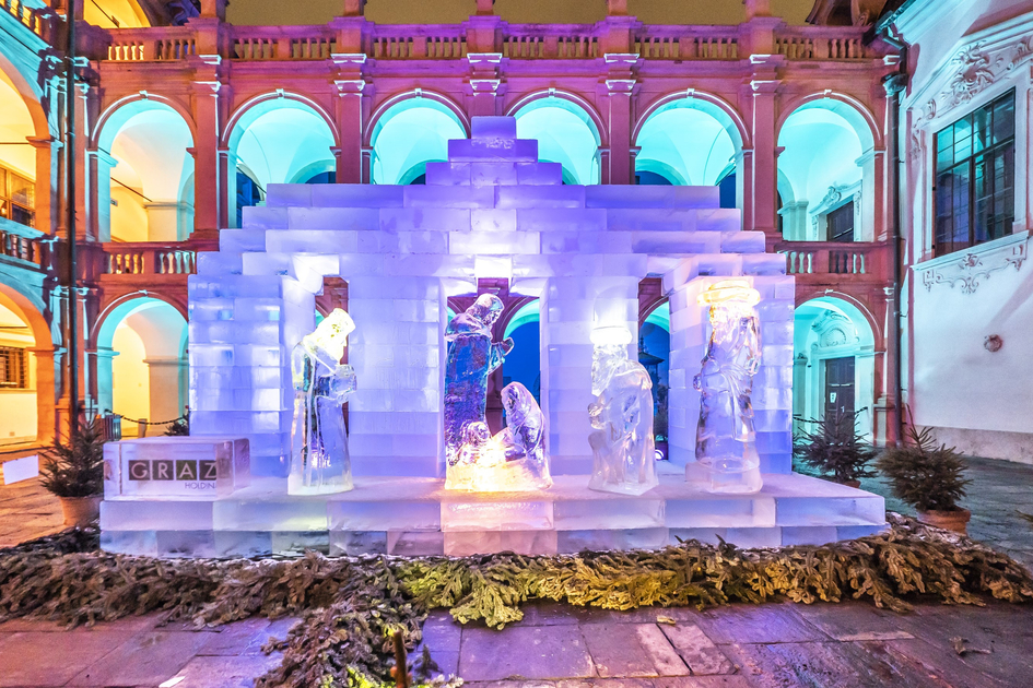 Presepe di ghiaccio nel cortile illuminato del Landhaus Graz | © Foto Fischer, Graz | Foto Fischer