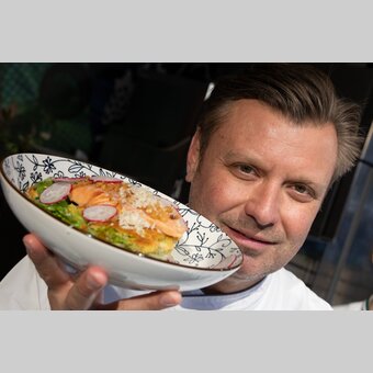 Christof Widakovich mit steirischer Frühlingsküche | © Region Graz | Harry Schiffer