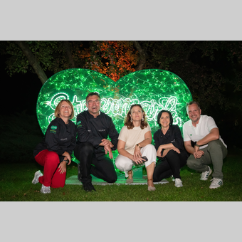 Von links: Maria Möstl (Häuserl im Wald, Semriach), Reinhard Rois (Landhaus Rois), Mag. Susanne Haubenhofer (GF Erlebnisregion Graz), Sylvia Loidolt (Vorsitzende Erlebnisregion Graz), Michael Feiertag (GF  Steirische Tourismus und Standortmarketing GmbH) | © Region Graz | Wolfgang Hummer 