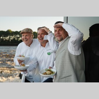 Die Steiermark blickt positiv in die Zukunft: Spitzenköche Johann Lafer, Christof Widakovich und Tim Mälzer | © Region Graz | Wolfgang Hummer 
