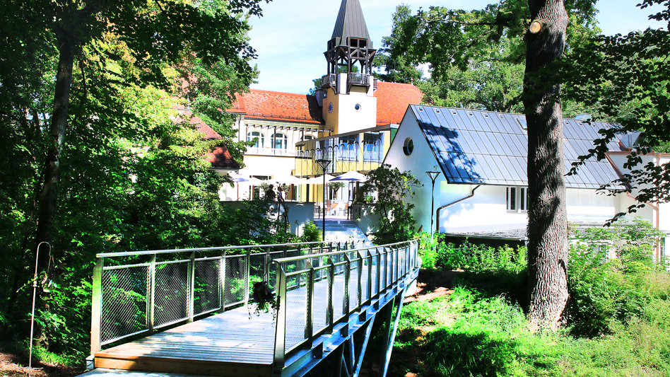Blick auf die Hochzeitslocation Schloss Vasoldsberg