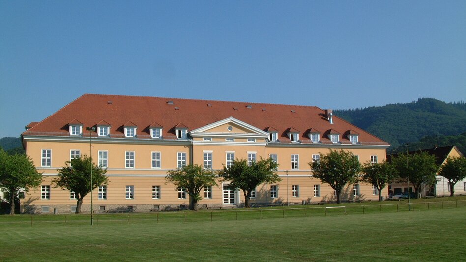 Blick auf das Talschloss Arnfels
