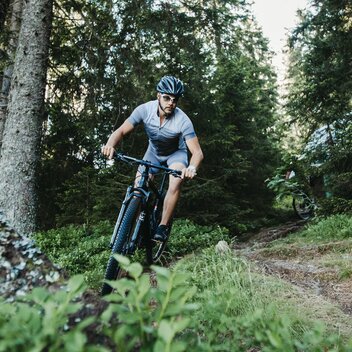 Mountainbiken in der Südsteiermark | © Schilcherland Steiermark | Achromatic Photography