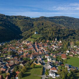 Luftaufnahme vom Ortskern von Bad Schwanberg 