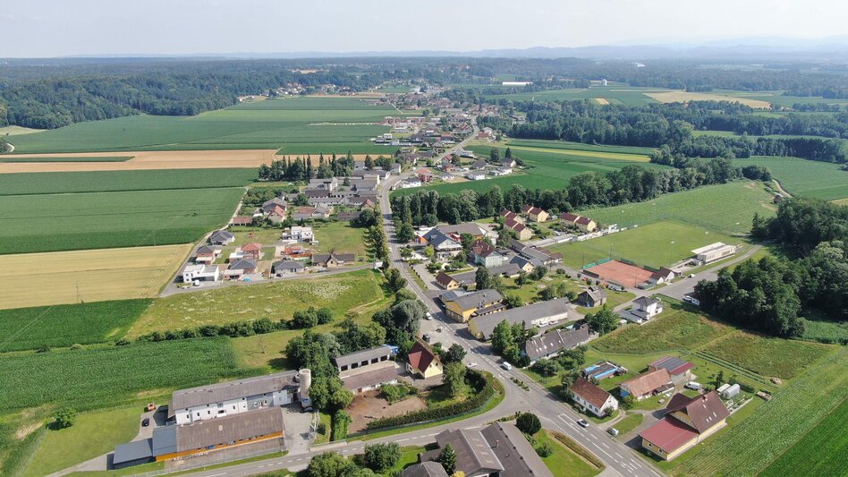 Ansicht der Gemeinde Ragnitz von oben
