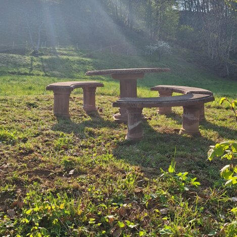 Rastplatz im Sonnenlicht | © TV Suedsteiermark | Beate Trampusch