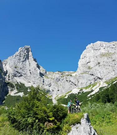 Mountainbiken mit Bergblick | © STG | Jesse Streibl