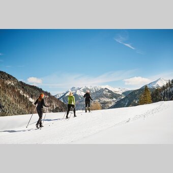 Langläuferinnen mit Blick auf den Erzberg | © Erzberg-Leoben | Michael Königshofer
