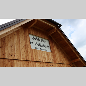 Grüß Gott Schladnitzer Dorfstadl Camping | Lisa Hessenberger