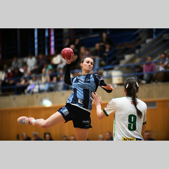 BT Füchse Carina Peintinger am Ball | Bernd Haider