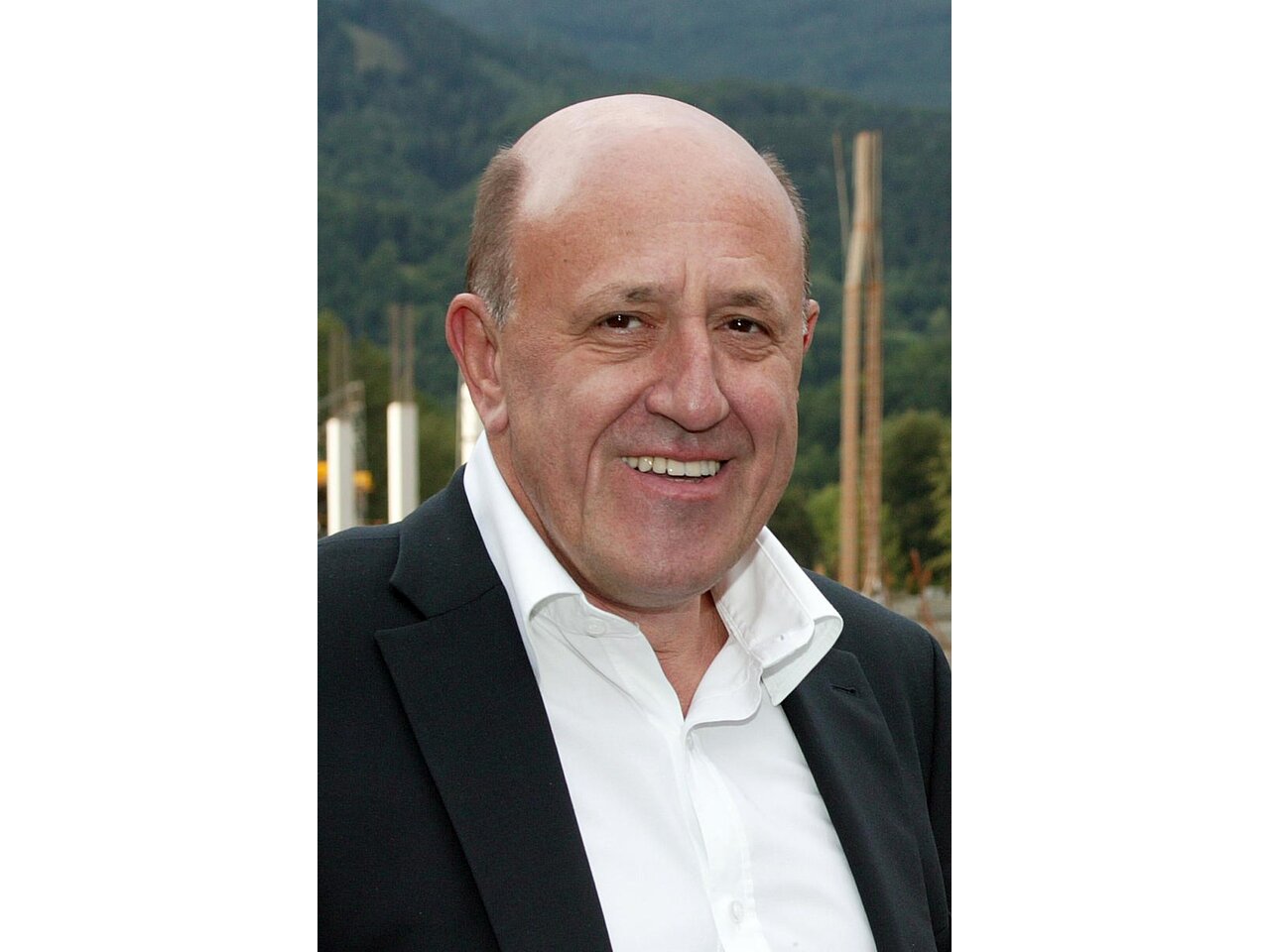 Ein Portrait von Jean-Erich Treu.