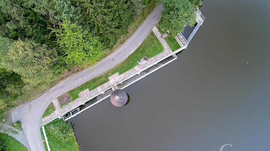 Trabochersee von oben mit umliegenden Radweg