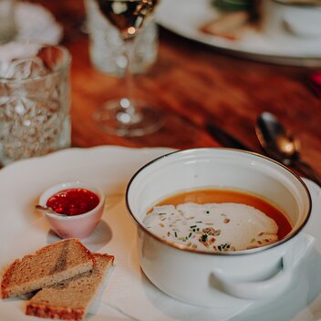 Suppe beim Gasthof Eberhard | © Genussreich | Freilichtmomente