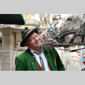 Gösser Kutscher mit Pferd | © Erzberg-Leoben | Foto Freisinger