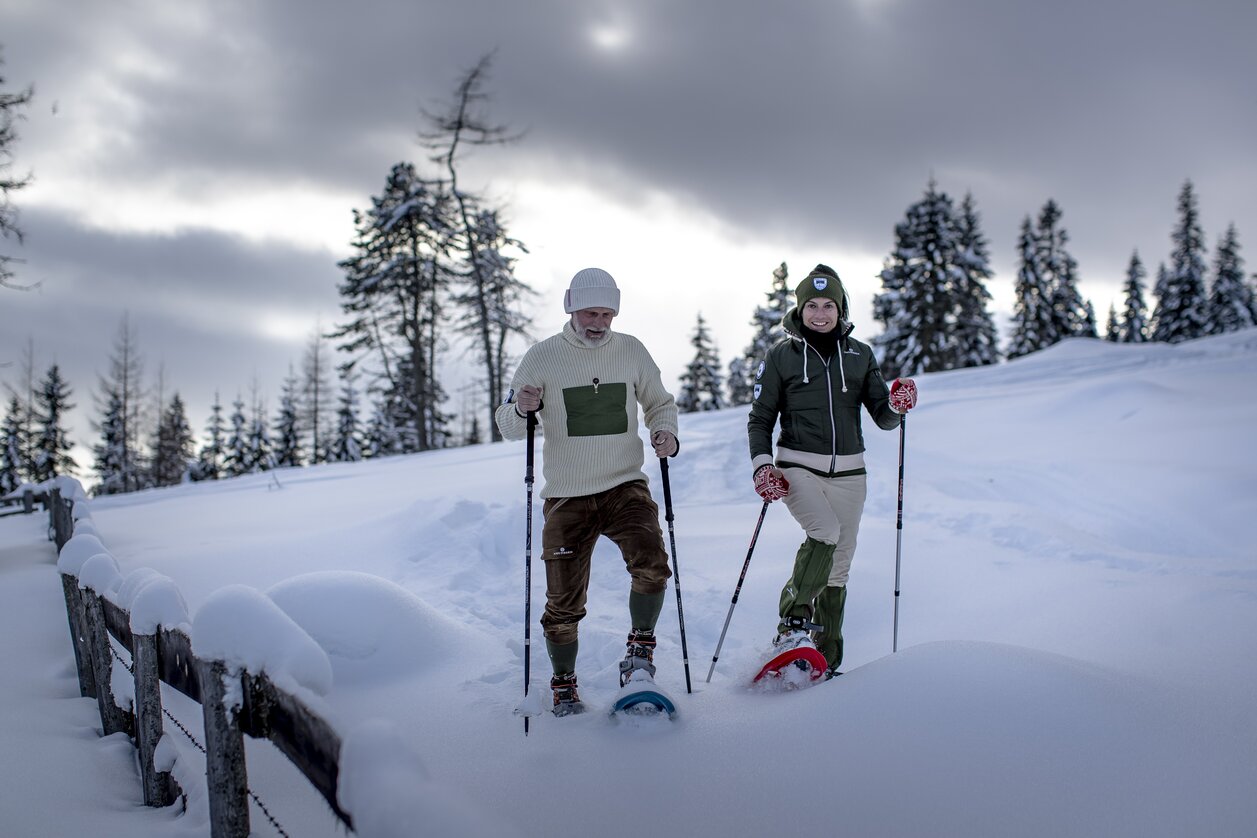 Schneeschuhwandern im Murtal – Steiermark | © Erlebnisregion Murtal | Tom Lamm | Nur im Zusammenhang mit dem Tourismusverband Murtal/ der Erlebnisregion Murtal und Schneeschuhwandern verwenden.